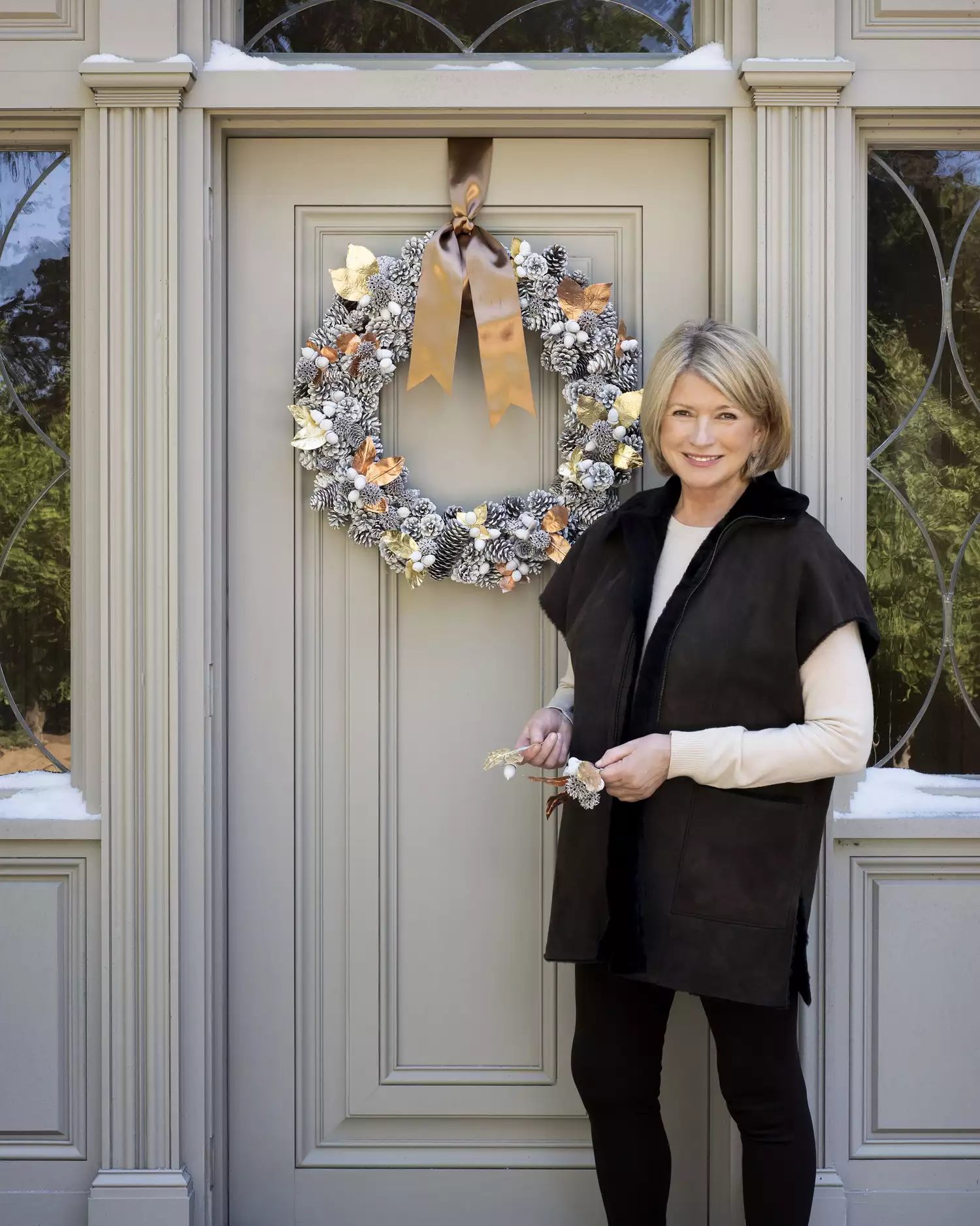 How to Hang a Wreath Without Making Holes in the Door